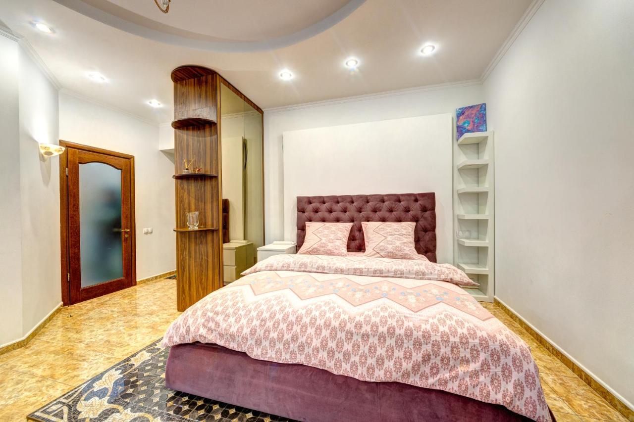 Світло! Vip Apartment In The Druzhby Narodiv Metro Station Киев Экстерьер фото