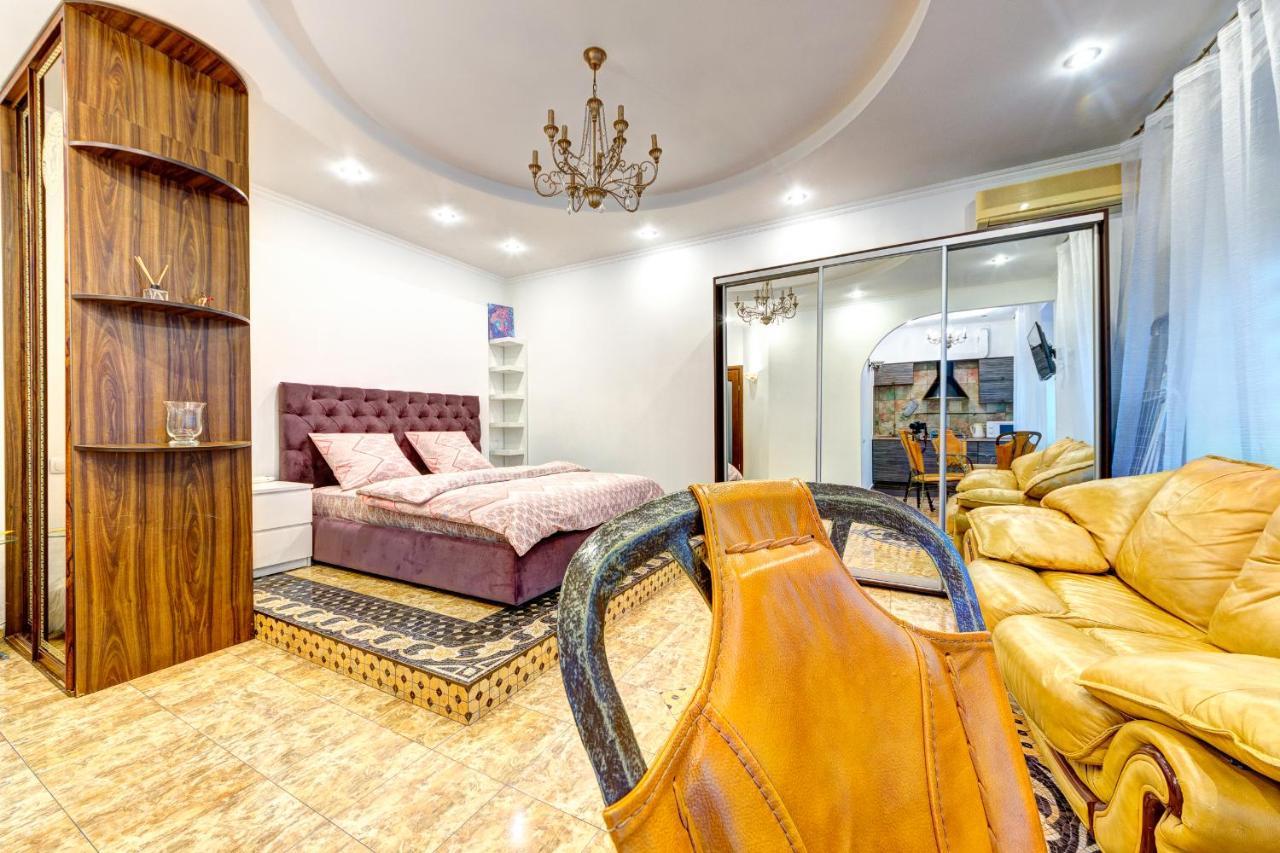 Світло! Vip Apartment In The Druzhby Narodiv Metro Station Киев Экстерьер фото