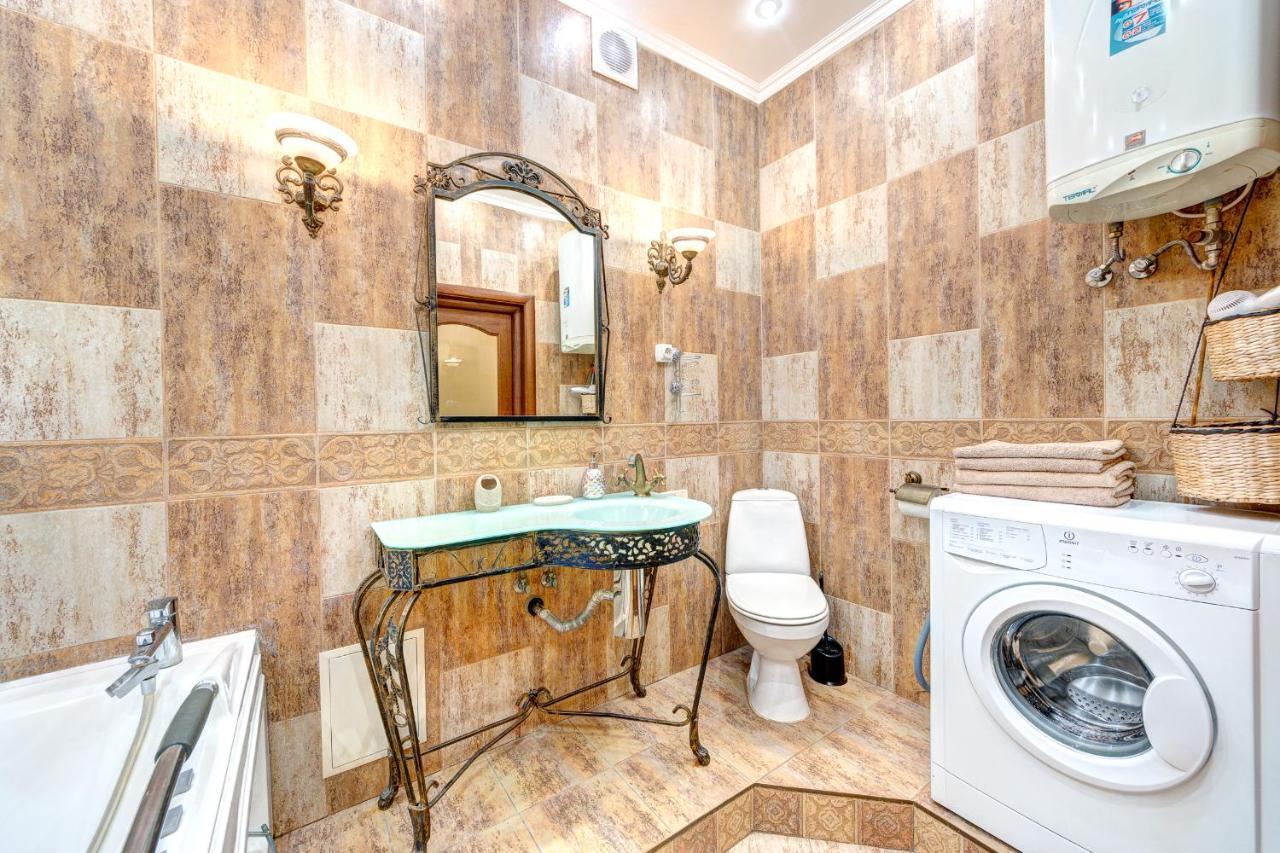 Світло! Vip Apartment In The Druzhby Narodiv Metro Station Киев Экстерьер фото